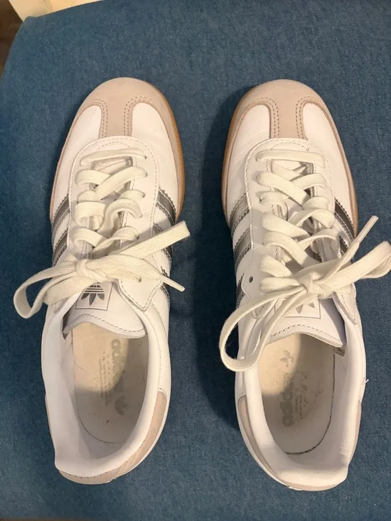 adidas Women's Samba OG Shoes White/Silver/Gum - Picture 3 of 8